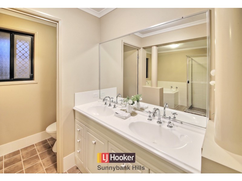 24 Avonlea Place, Eight Mile Plains QLD 4113