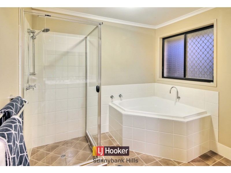 24 Avonlea Place, Eight Mile Plains QLD 4113