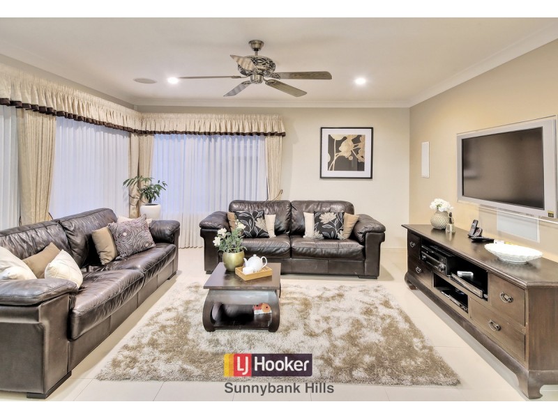 2 Azzure Street, Eight Mile Plains QLD 4113