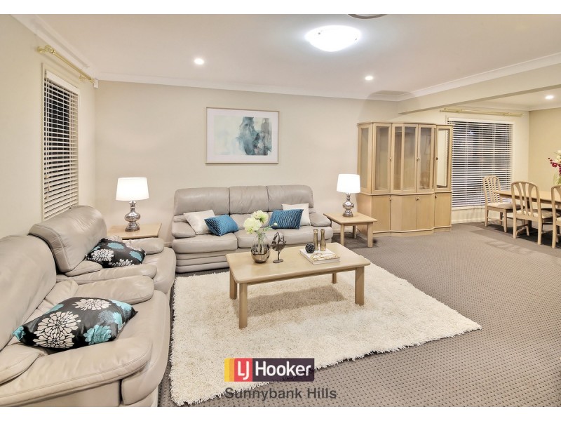 2 Azzure Street, Eight Mile Plains QLD 4113