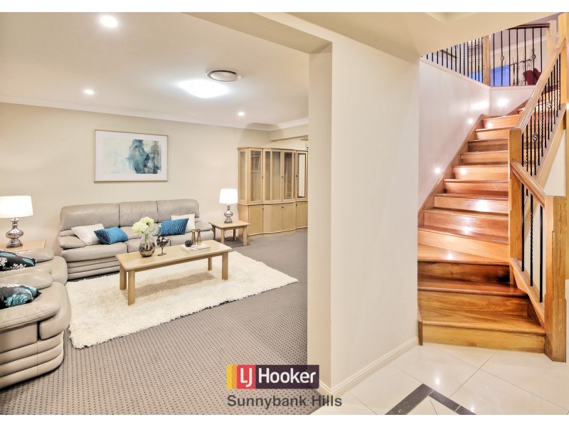 2 Azzure Street, Eight Mile Plains QLD 4113