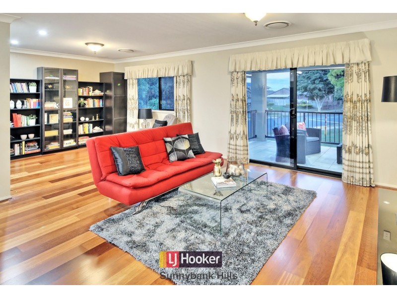 2 Azzure Street, Eight Mile Plains QLD 4113