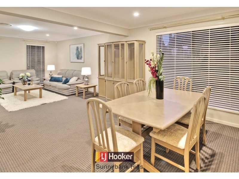 2 Azzure Street, Eight Mile Plains QLD 4113