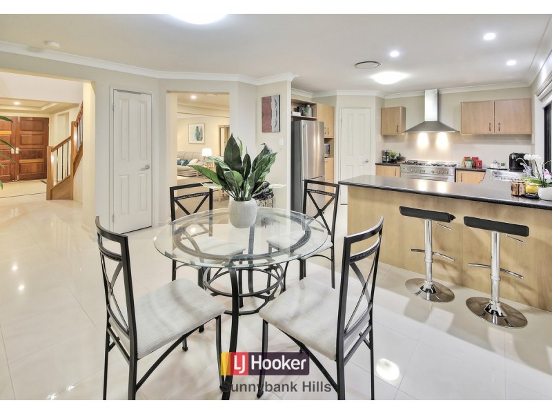 2 Azzure Street, Eight Mile Plains QLD 4113