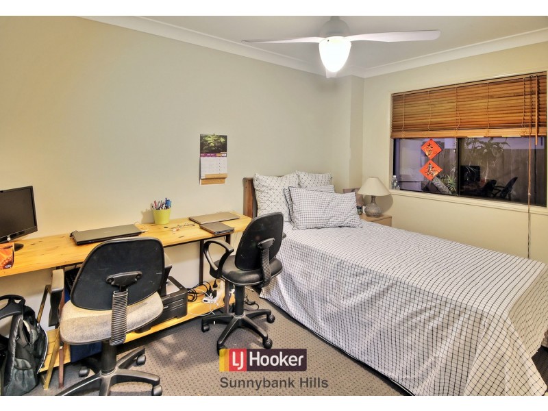 2 Azzure Street, Eight Mile Plains QLD 4113