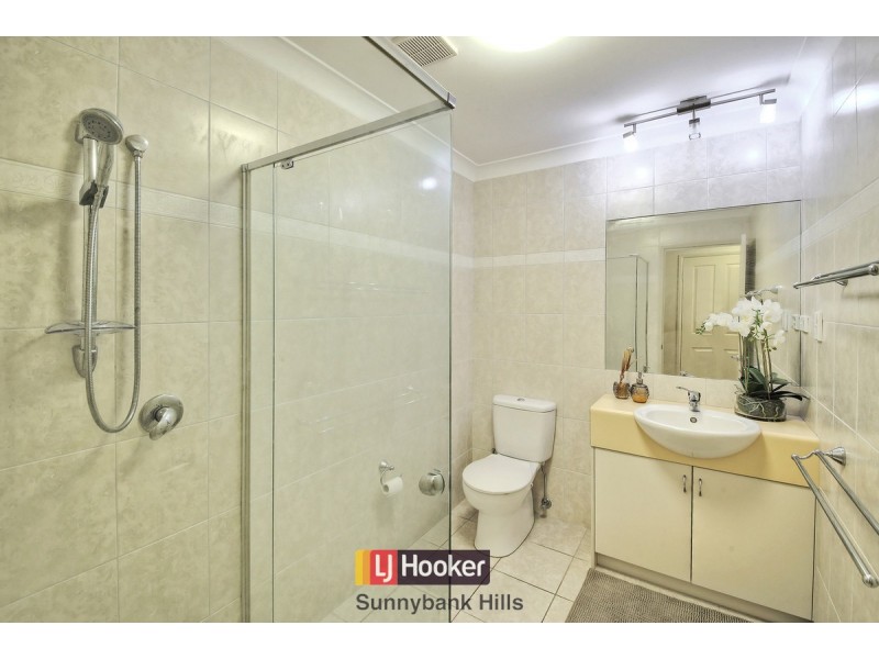 2 Azzure Street, Eight Mile Plains QLD 4113