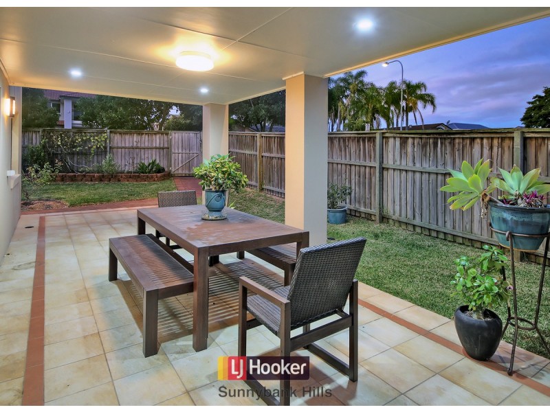 2 Azzure Street, Eight Mile Plains QLD 4113