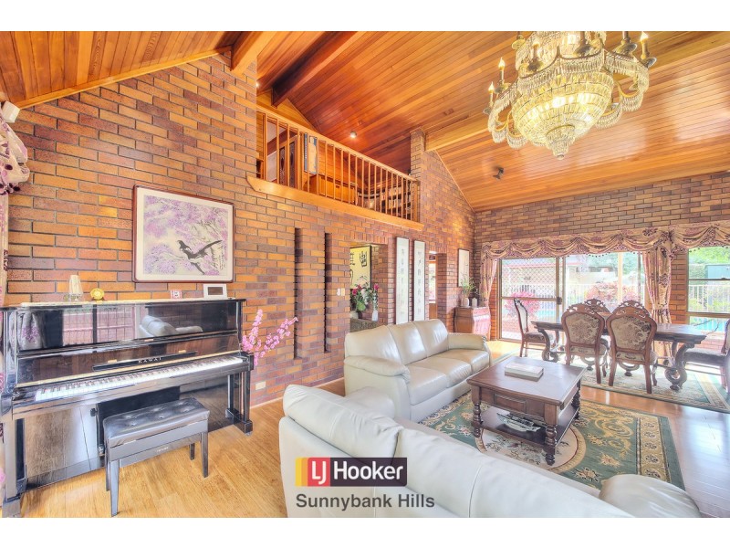 28 Faringdon Street, Robertson QLD 4109