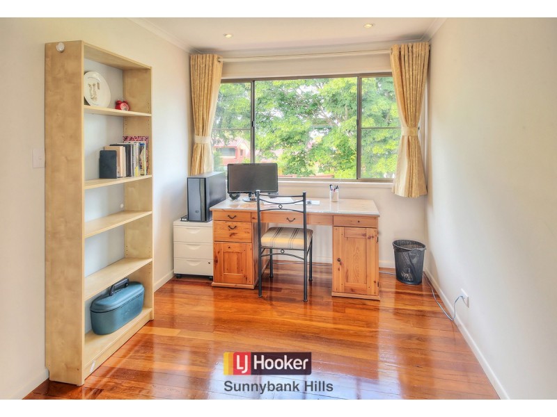 28 Faringdon Street, Robertson QLD 4109