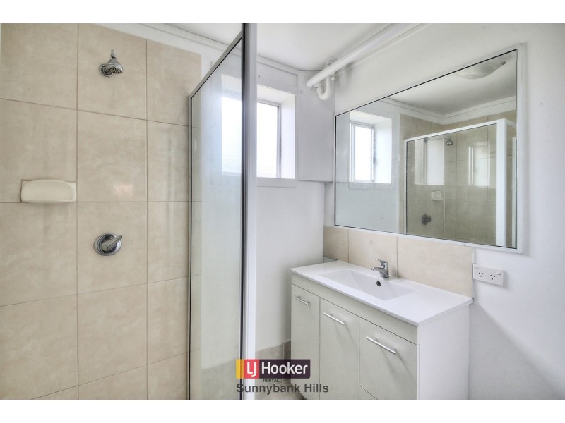 20 Blackwattle Street, Macgregor QLD 4109