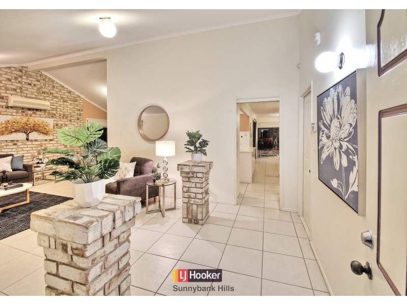 62 Chesterfield Crescent, Kuraby QLD 4112