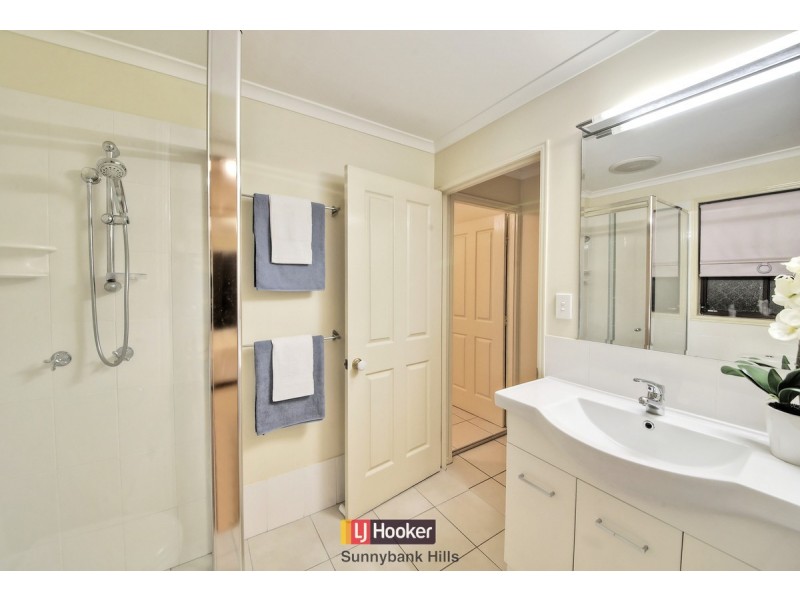 62 Chesterfield Crescent, Kuraby QLD 4112