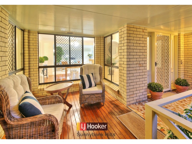 7 Taft Court, Stretton QLD 4116