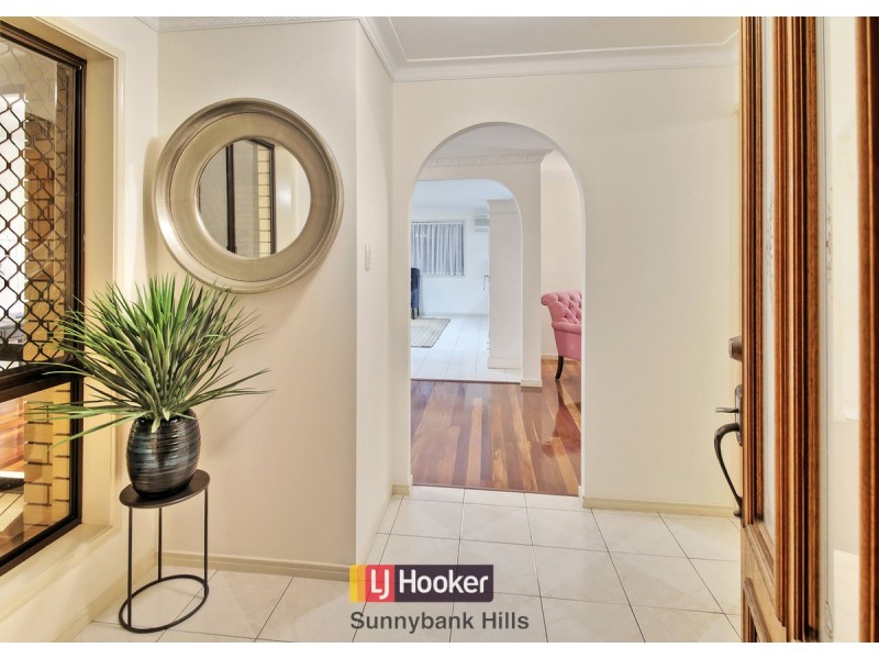 7 Taft Court, Stretton QLD 4116