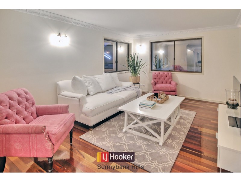 7 Taft Court, Stretton QLD 4116
