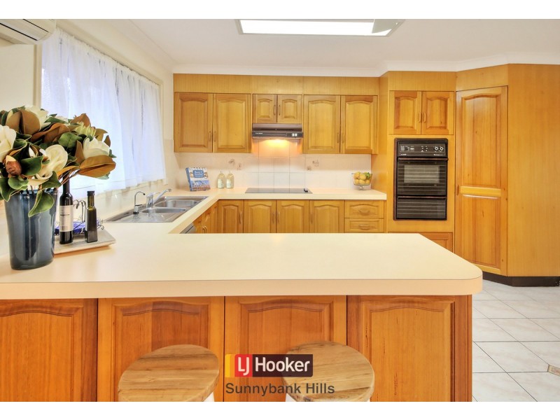 7 Taft Court, Stretton QLD 4116