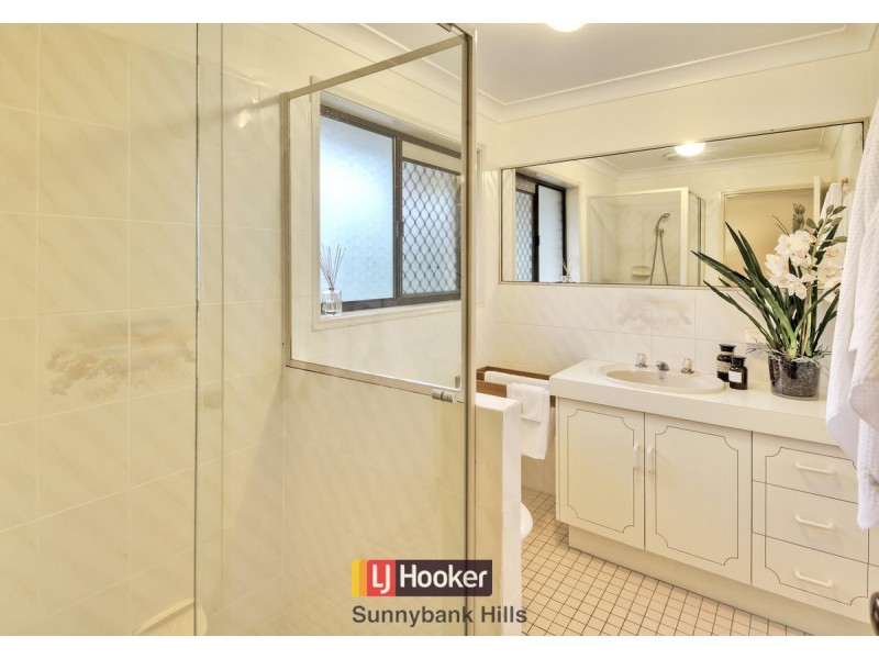 7 Taft Court, Stretton QLD 4116