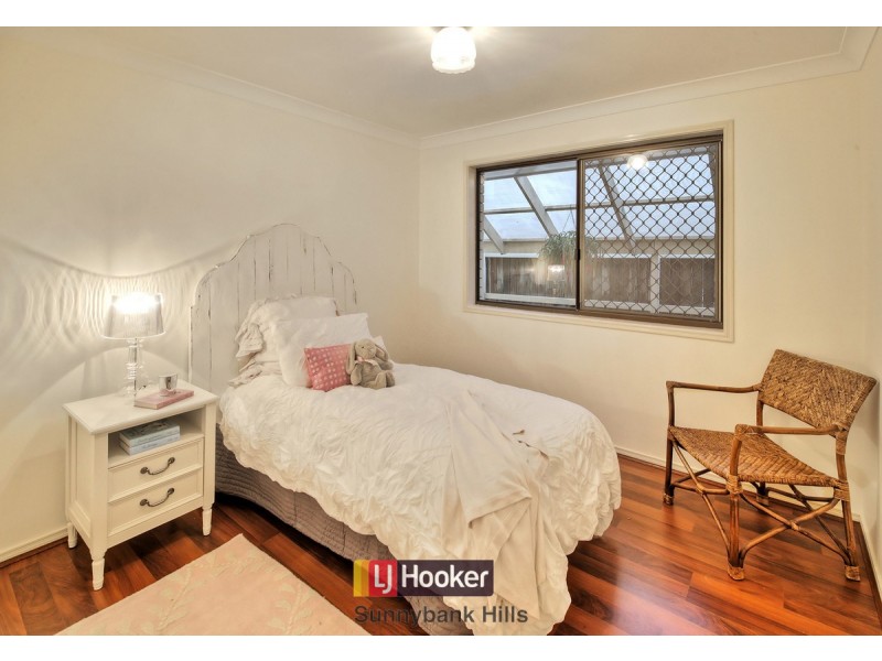 7 Taft Court, Stretton QLD 4116
