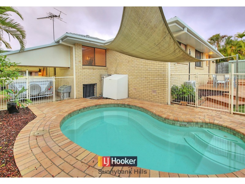 7 Taft Court, Stretton QLD 4116