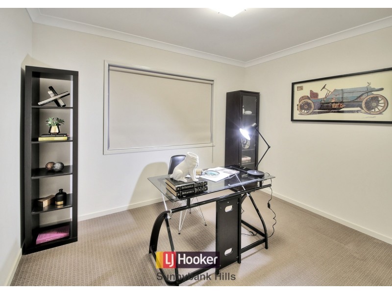 96 Oak Place, Mackenzie QLD 4156