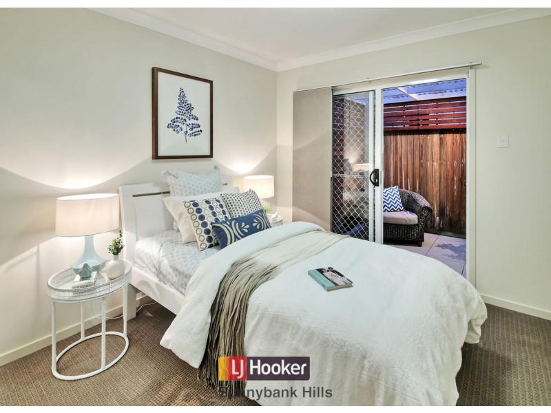 96 Oak Place, Mackenzie QLD 4156