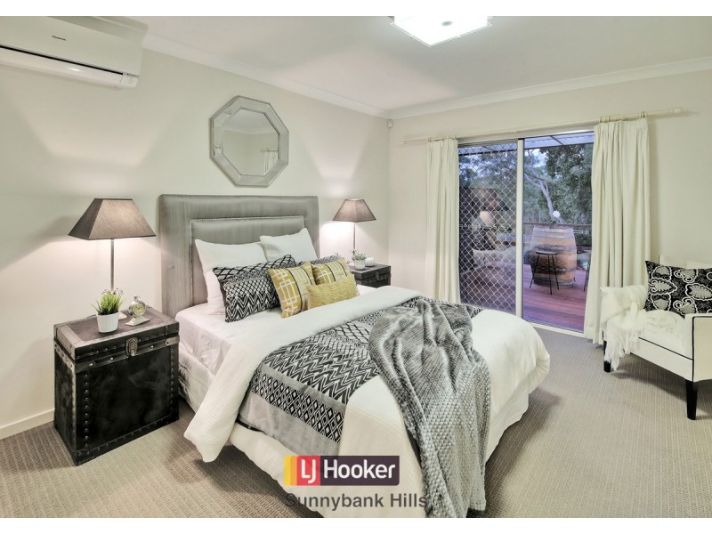 96 Oak Place, Mackenzie QLD 4156