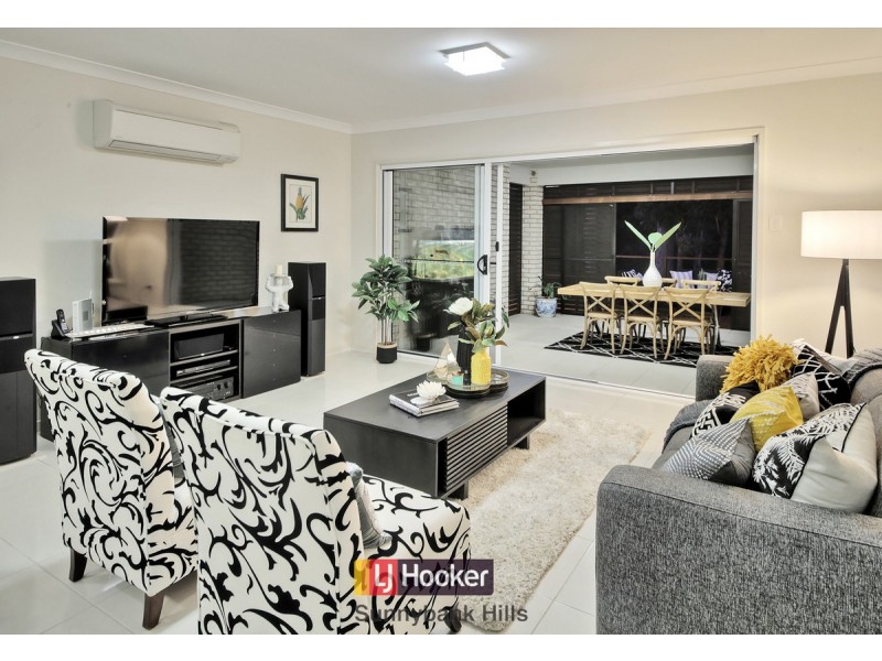 96 Oak Place, Mackenzie QLD 4156