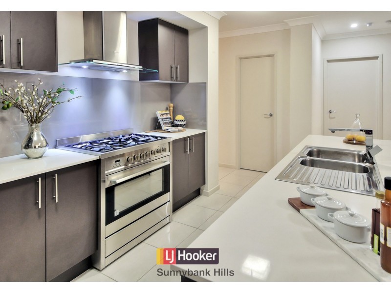 96 Oak Place, Mackenzie QLD 4156