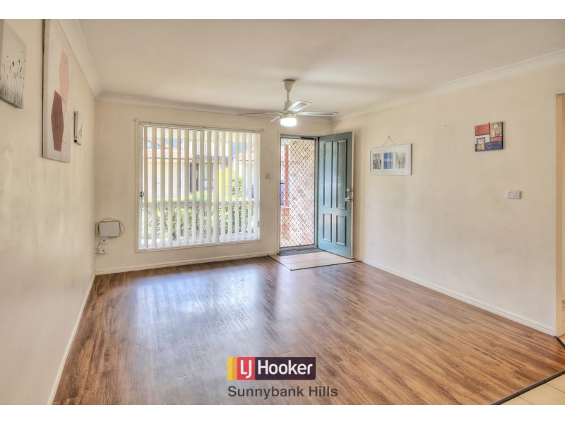 13/8 Honeysuckle Way, Calamvale QLD 4116