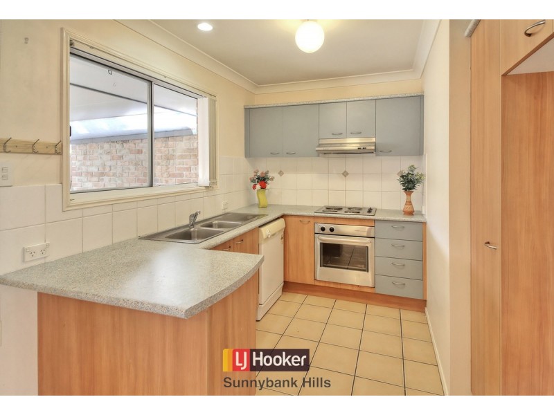 13/8 Honeysuckle Way, Calamvale QLD 4116