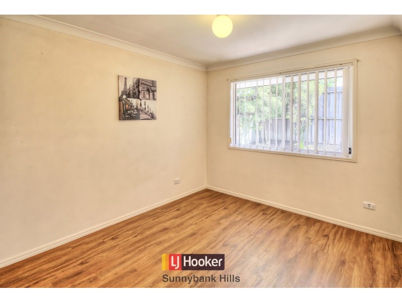 13/8 Honeysuckle Way, Calamvale QLD 4116