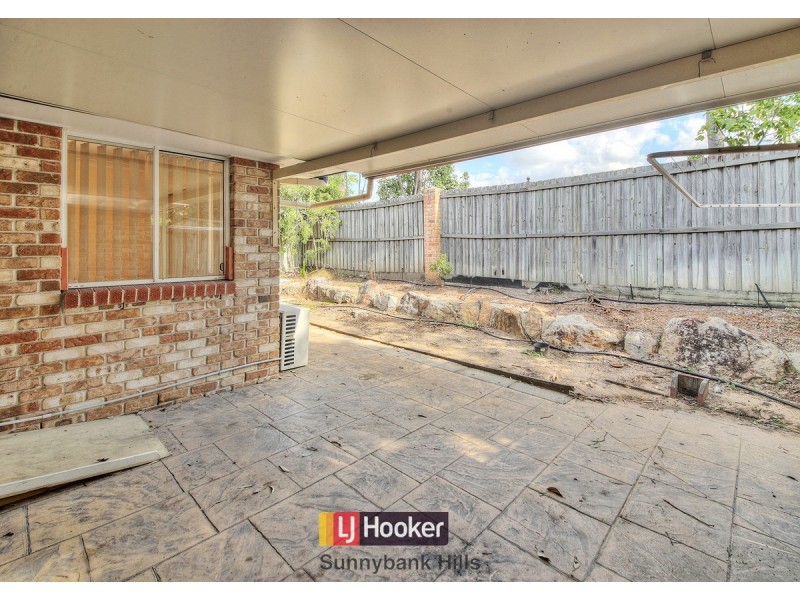 13/8 Honeysuckle Way, Calamvale QLD 4116