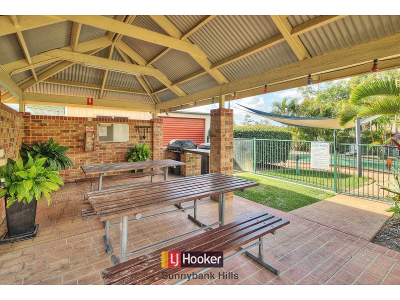 13/8 Honeysuckle Way, Calamvale QLD 4116