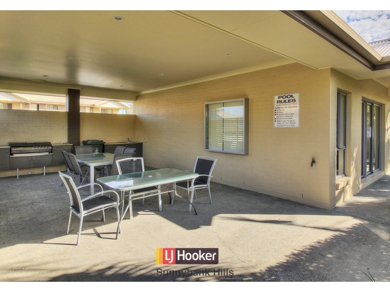 3/8 Earnshaw Street, Calamvale QLD 4116