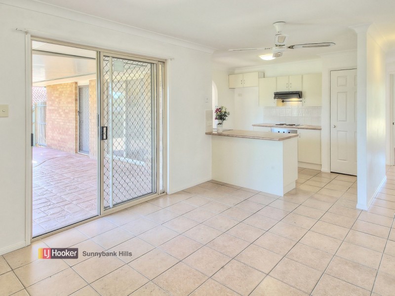 11 Scarlet Oak Place, Calamvale QLD 4116
