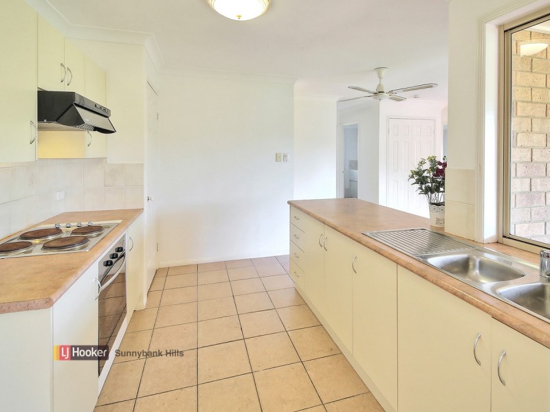 11 Scarlet Oak Place, Calamvale QLD 4116