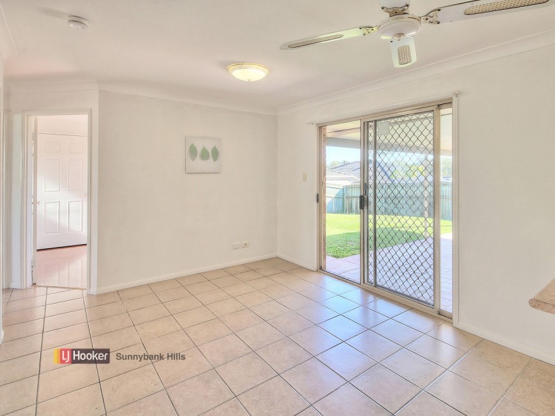 11 Scarlet Oak Place, Calamvale QLD 4116