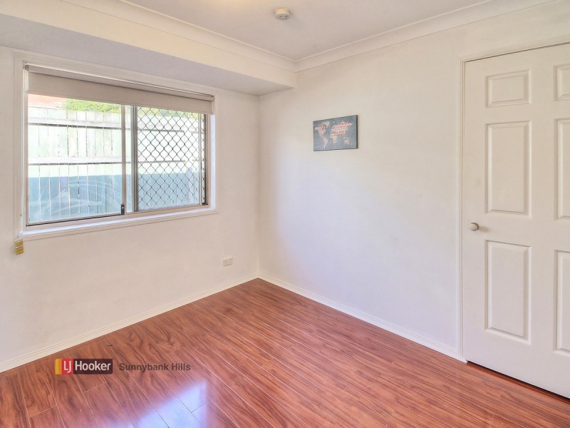 11 Scarlet Oak Place, Calamvale QLD 4116