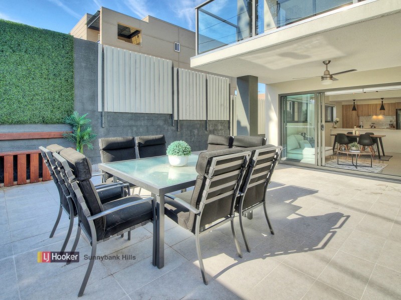110 Nicholson Street, Greenslopes QLD 4120