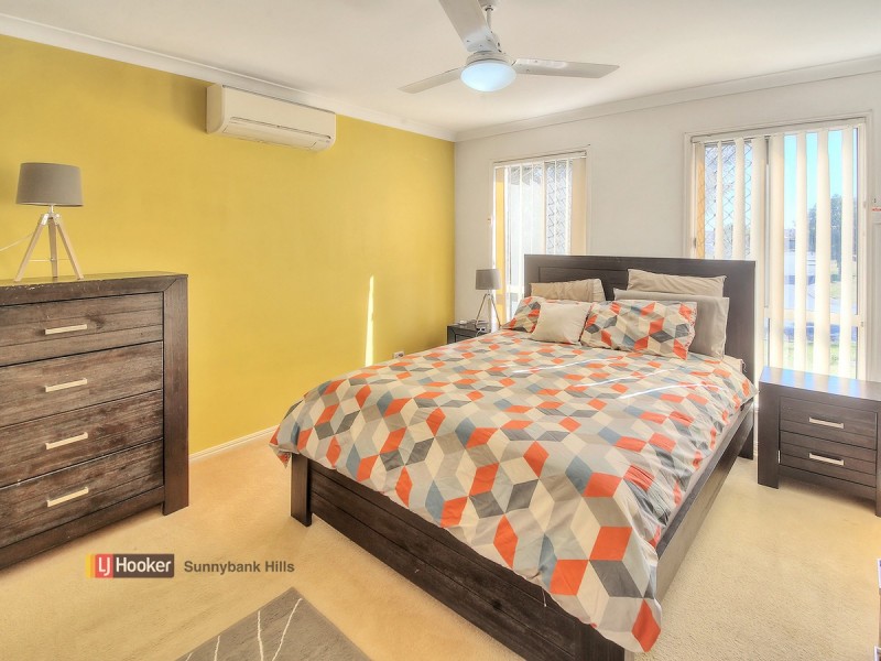 24 Apsley Crescent, Parkinson QLD 4115