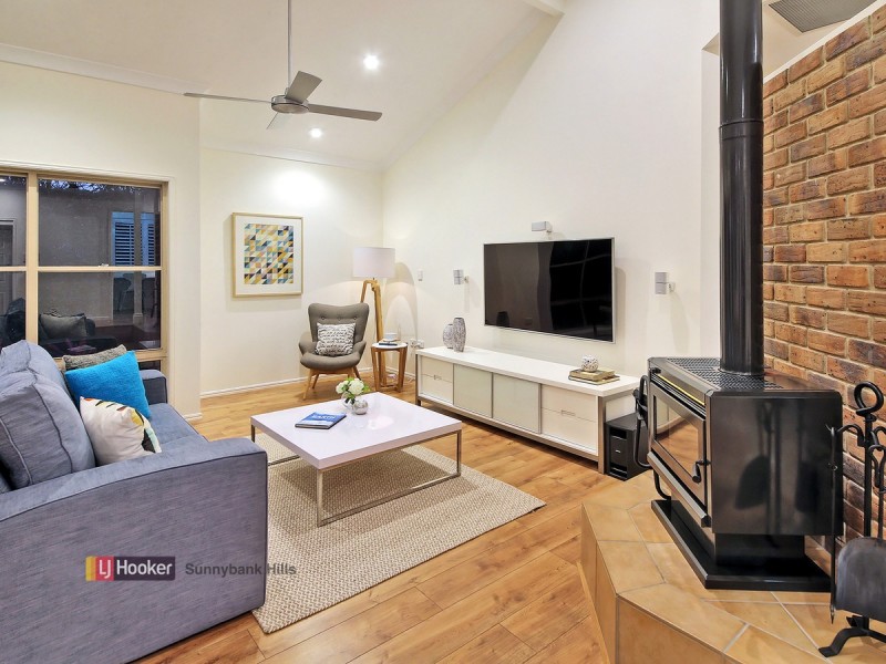 22 Greenland Street, Wishart QLD 4122