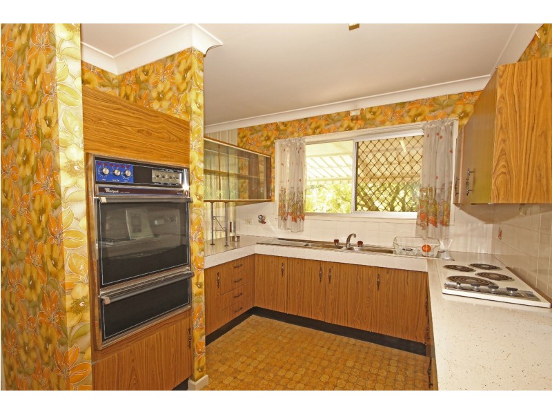 256 Broadwater Road, Mansfield QLD 4122