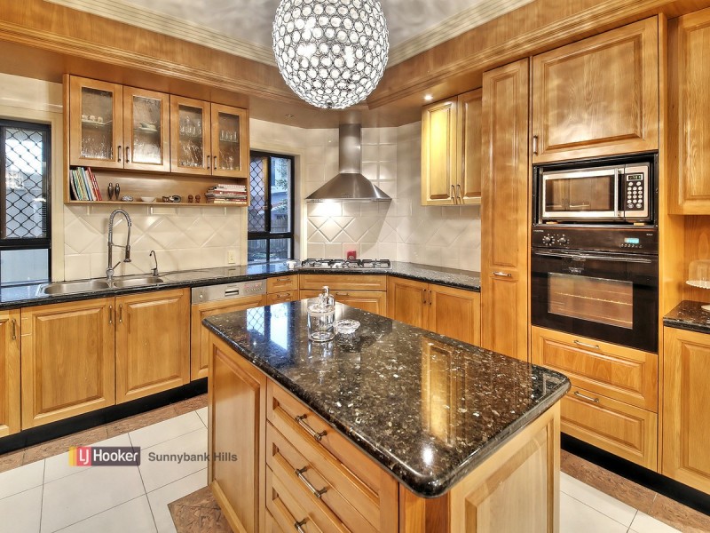 16 Cromwell Street, Sunnybank Hills QLD 4109