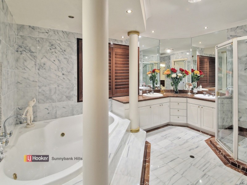 16 Cromwell Street, Sunnybank Hills QLD 4109