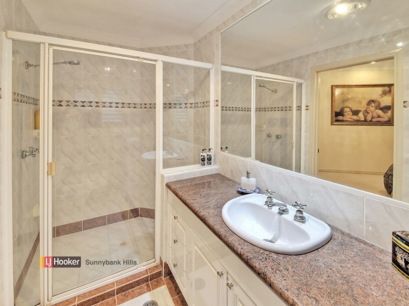 16 Cromwell Street, Sunnybank Hills QLD 4109