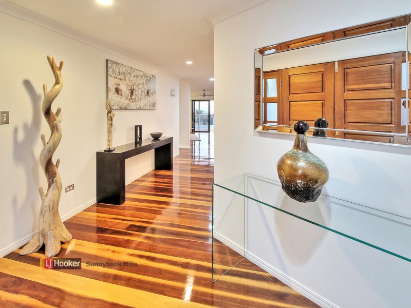 24 Trafalgar Street, Highland Park QLD 4211