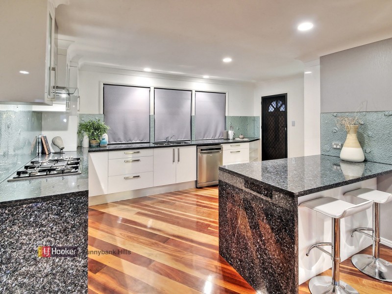 24 Trafalgar Street, Highland Park QLD 4211