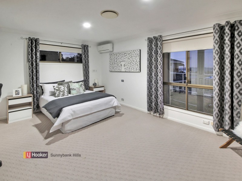 24 Trafalgar Street, Highland Park QLD 4211