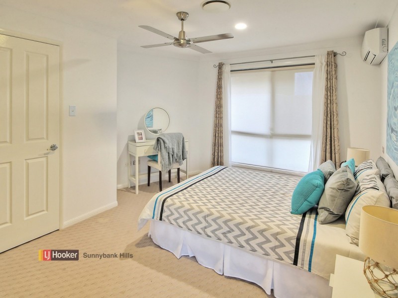 24 Trafalgar Street, Highland Park QLD 4211