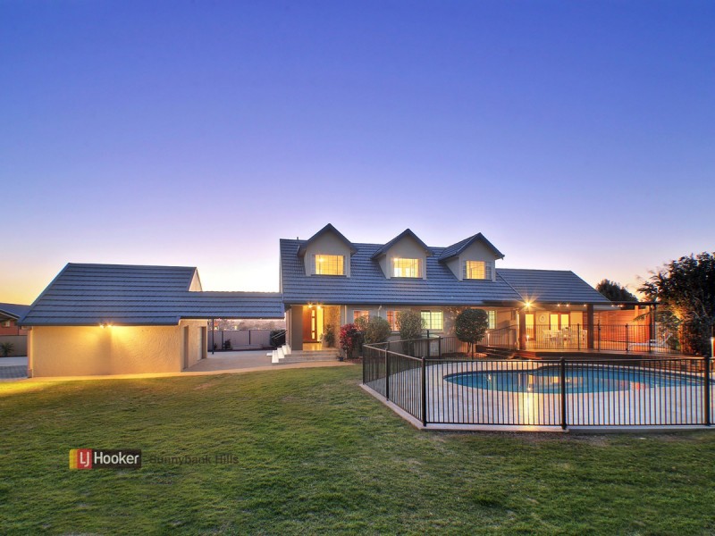 8 Mapleleaf Street, Eight Mile Plains QLD 4113